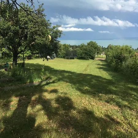 Panorámás Vincellérház - *